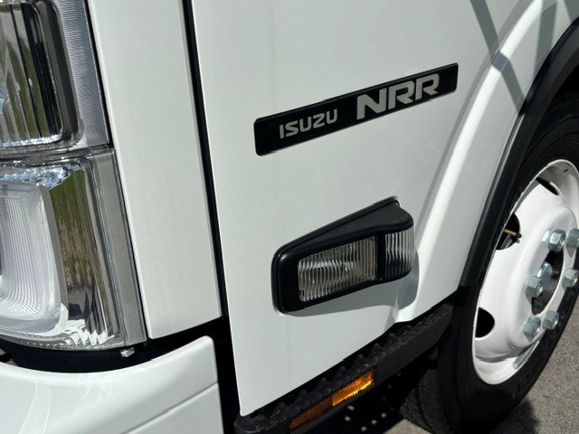 2025 Isuzu NRR in Ankeny, IA — photo 5